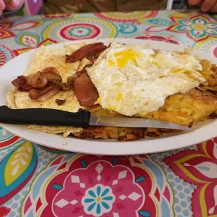 Huevos con tocina
