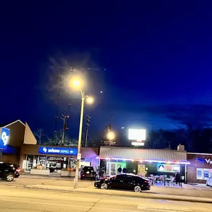 the outside of the restaurant