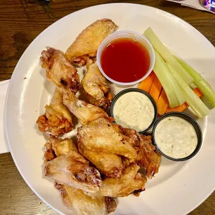 12 wings sauce on the side