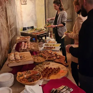 interior, pizza
