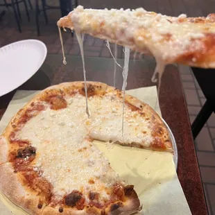 Ali&apos;s Six Cheese Pizza