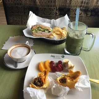 Spicy Turkey Avocado Sandwich