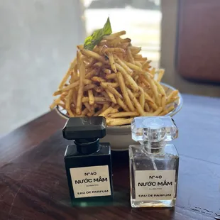 Fish Sauce Fries with &quot;male&quot; and &quot;female&quot; 40° nuoc mam