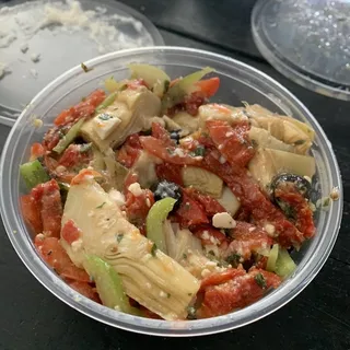 Mediterranean Artichokes and Cheese Salad