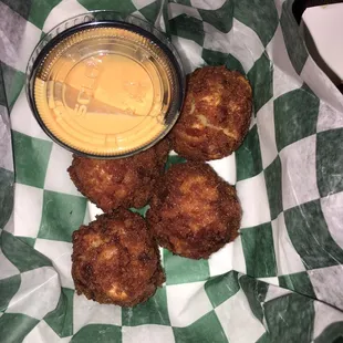 Fried Mac n cheese balls (with bacon)