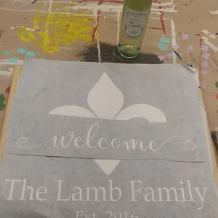 The stencil &amp; pallet (you tell them when you order what design/text you want)