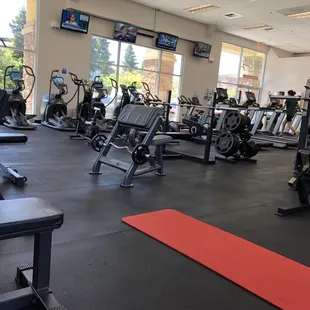 Lots of room to do floor work