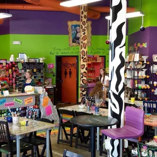 Inside is so colorful! What a FUN and BRIGHT place! :)