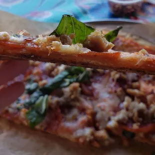 Sexy, thin, crispy crust