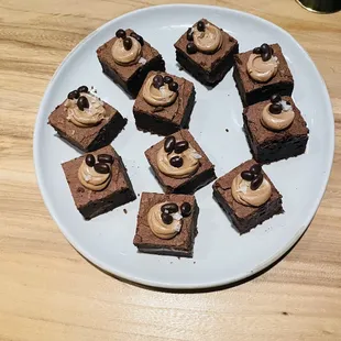 Chocolate cake bites (buffet-style)!