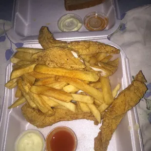 Great amount of food. Great tasting fish. Amazing. All for $6 !!