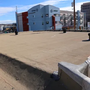 a view of the roof of a commercial building