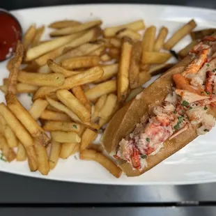 Maine Lobster Roll (5 oz portion)