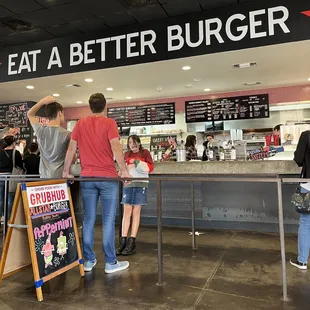 Did you know they have a vegetarian burger here? Farmer Burger is what it's called. Busy on Saturday and  definitely family friendly.
