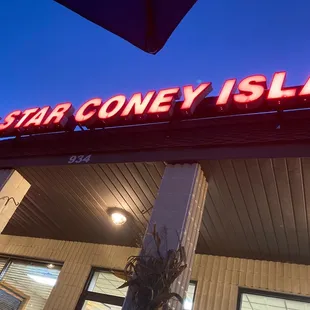 5 tables available for Outside dining