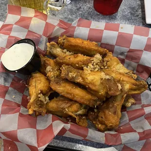 Hot garlic wings extra crispy