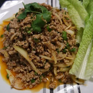 Laab Moo w/ lettuce wrap