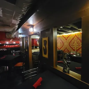 The huts work for this Thai atmosphere,  too.