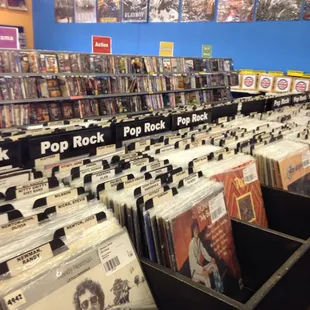 Tons of vinyl records in good condition