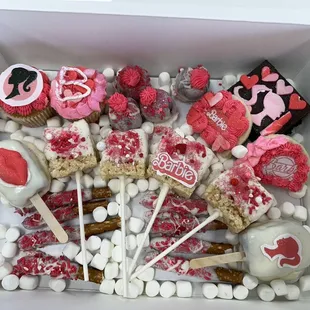 Barbie treat box class: my finished product