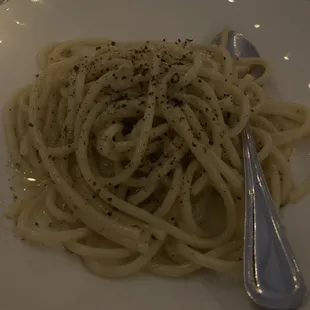 Bucatini Cacio E Pepe