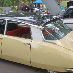 1970 Citroën DS21 Canadian model.