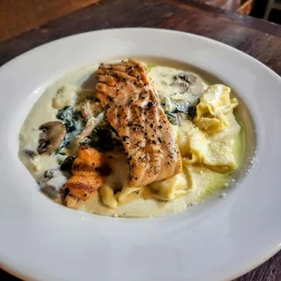 Cheese, Spinach &amp; Mushroom Tortellini with Grilled Salmon