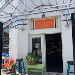 Current entrance - no sign