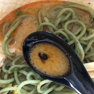 M04. Kale Vegan Ramen