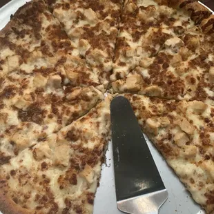 Large chicken bacon ranch pizza