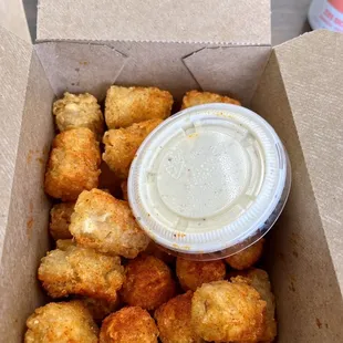 Large sriracha tots