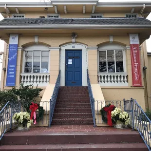 Hopefully when my fiancé moves here from Paris and we get married he can tutor here :)