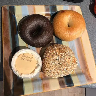 Single Pumpernickel Bagel