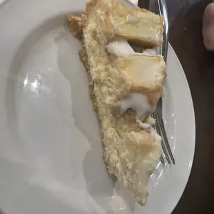 Cinnamon roll cheesecake