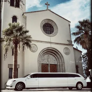Lincoln MKT stretch limousine