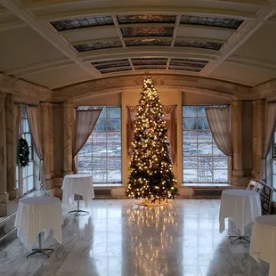 Great area that serves as a dancefloor for gatherings or receptions.