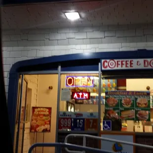 YELP HELLLLLO LOOKS PRETTY OPEN TO ME CORRECT YOUR YELP REMOVE THE "CLOSED"