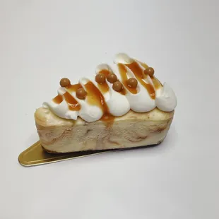 Caramel cheesecake slice
