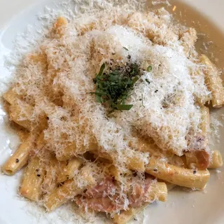 Rigatoni Pomodoro E Prosciutto