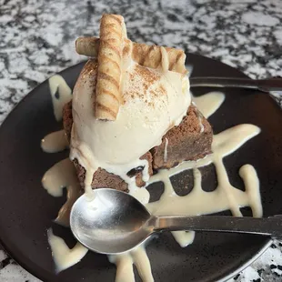 Ice cream and brownie dessert