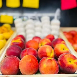 Buy online your Red Peaches at the best price from Almadina Market. Buy Online Pick Up in Store today in the AlmadinaMarket.com/order