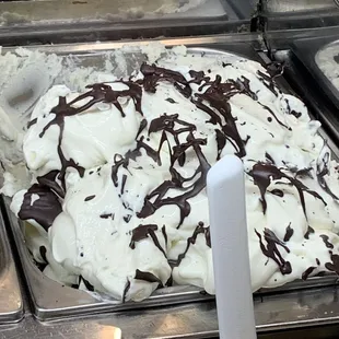 Stracciatella (Italian Chocolate Chip Gelato)