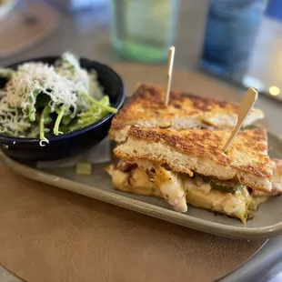 Pulled chicken sandwich