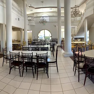 176 seated guests