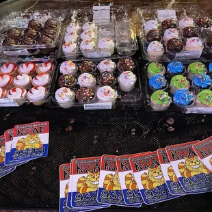 dessert, food, cupcakes