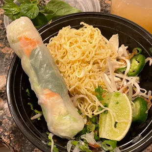 P1. CHICKEN PHO