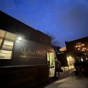 a food truck at night