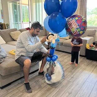 balloon arrangement for first birthday party
