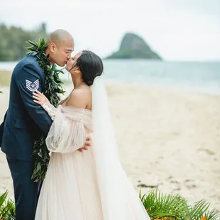 Our elopement at Kualoa Ranch, picture by Jenna Lee