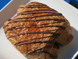 Honeymoon Sweets European Bakery